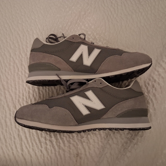 Athletic_Shoes